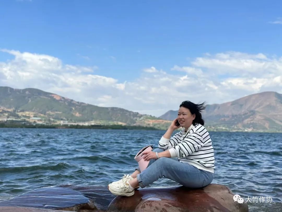 张红：家乡那头老黄牛（散文）