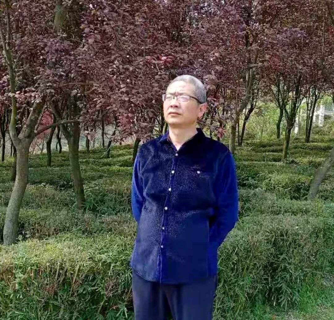 邓祖富：读石头上的书 （散文）