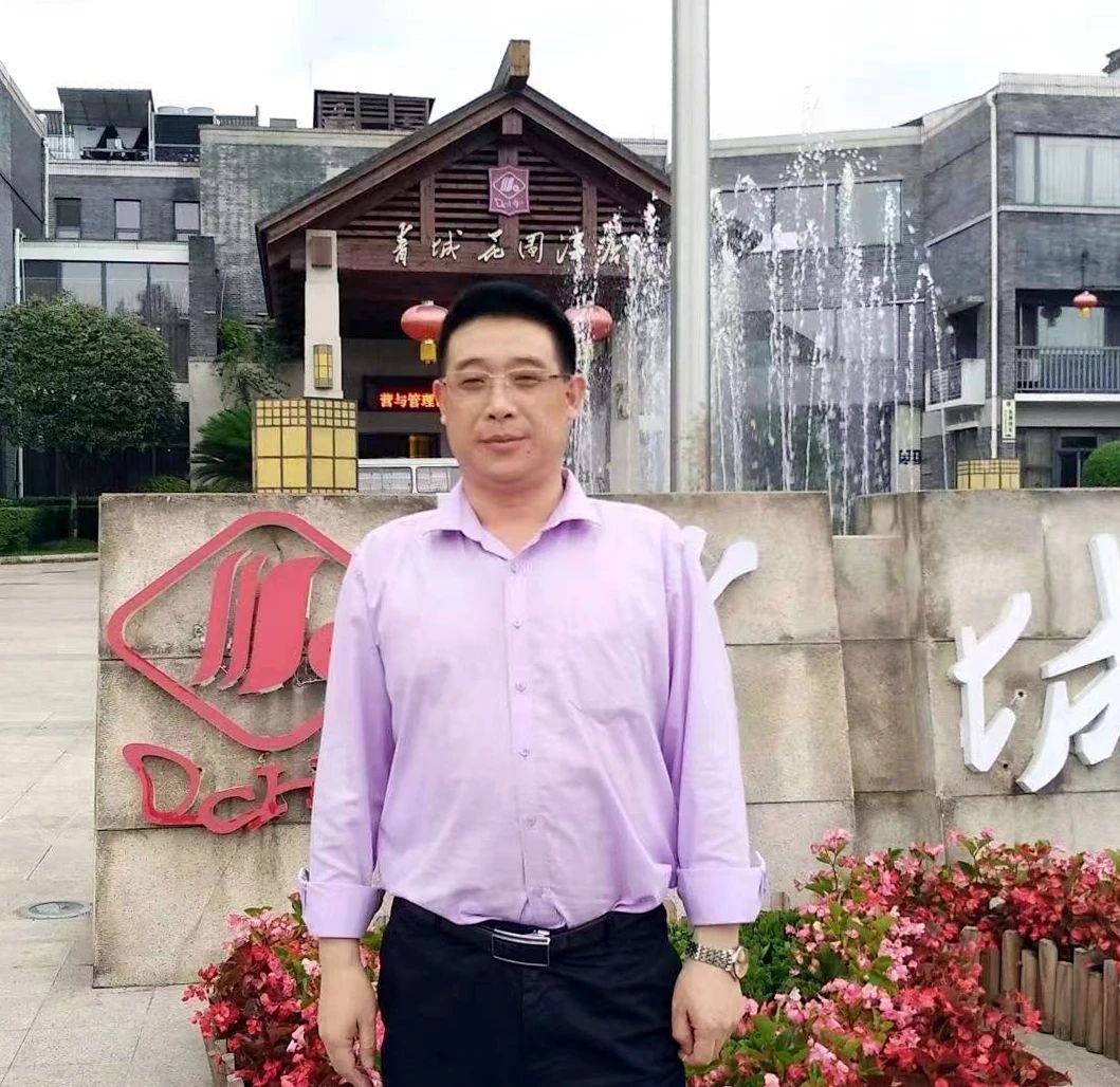 舒官文:梨花深处(散文)